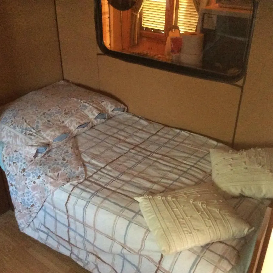 Camping Grotte Di Rescia Hotel Claino Campsite